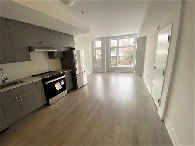 MAIN - 19 Blackstone St, House semidetached with 2 bedrooms, 3 bathrooms and 2 parking in North York ON | Image 3
