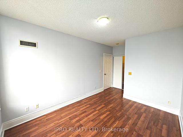 PH-14 - 310 Burnhamthorpe Rd W, Condo with 2 bedrooms, 2 bathrooms and 1 parking in Mississauga ON | Image 2