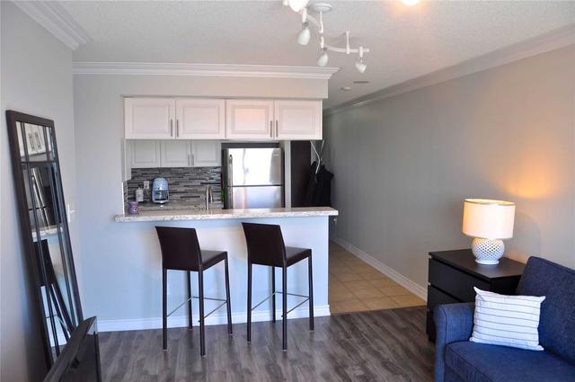 PH21 - 39 Oneida Cres, Condo with 1 bedrooms, 1 bathrooms and 1 parking in Richmond Hill ON | Image 2