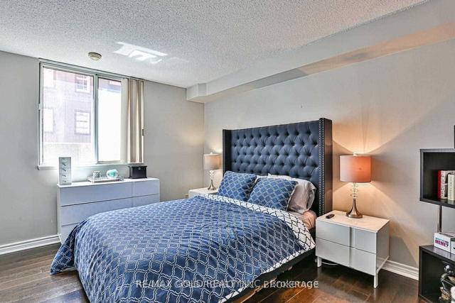 710 - 736 Bay St, Condo with 2 bedrooms, 2 bathrooms and 0 parking in Toronto ON | Image 9