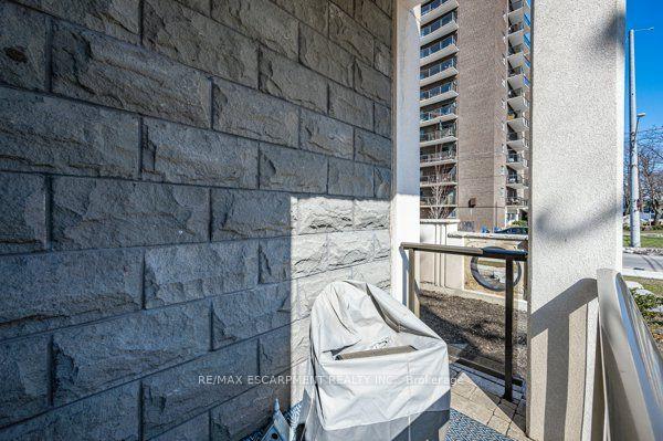 103 - 81 Robinson St, Condo with 2 bedrooms, 2 bathrooms and 1 parking in Hamilton ON | Image 8