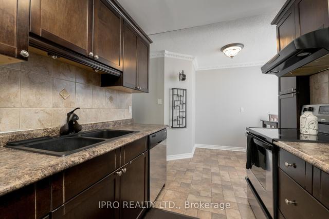1109 - 10 Malta Ave, Condo with 3 bedrooms, 2 bathrooms and 1 parking in Brampton ON | Image 3