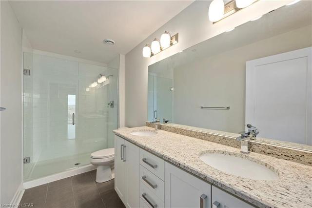 Ensuite Bathroom | Image 11