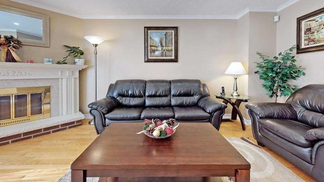 884 Thistle Down Cir, House detached with 3 bedrooms, 3 bathrooms and 5 parking in Mississauga ON | Image 35
