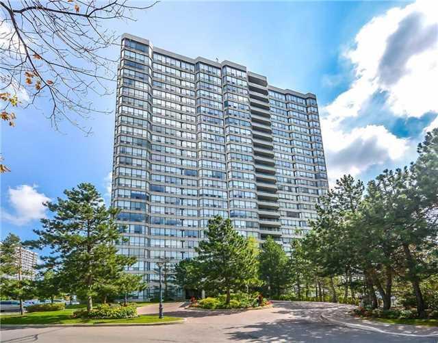 909 - 24 Hanover Rd, Condo with 2 bedrooms, 2 bathrooms and 2 parking in Brampton ON | Image 1