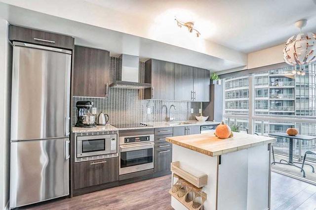803 - 352 Front St W, Condo with 1 bedrooms, 1 bathrooms and 0 parking in Toronto ON | Image 1