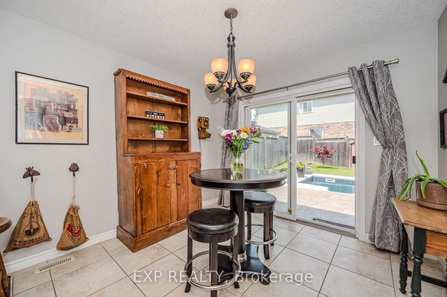 16 Creighton Ave, House detached with 3 bedrooms, 4 bathrooms and 4 parking in Guelph ON | Image 7