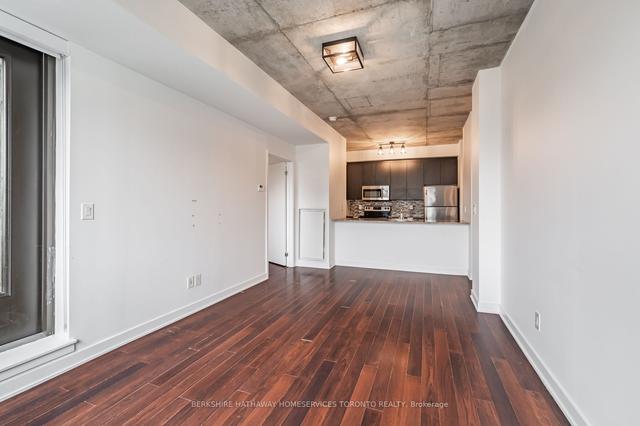 803 - 400 Wellington St W, Condo with 2 bedrooms, 2 bathrooms and 1 parking in Toronto ON | Image 5