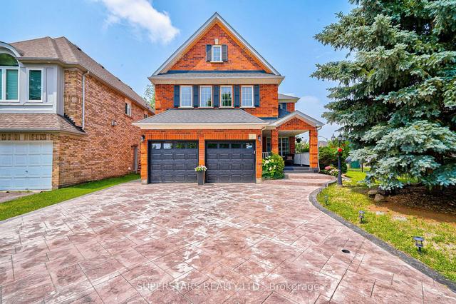 2 Redvers St, House detached with 4 bedrooms, 4 bathrooms and 5 parking in Whitby ON | Image 1