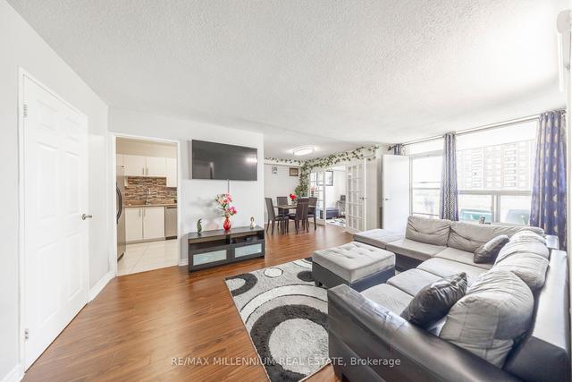 805 - 10 Edgecliff Golfway, Condo with 3 bedrooms, 1 bathrooms and 1 parking in Toronto ON | Image 4