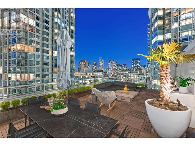 1502 - 1111 Marinaside Cres, Condo with 3 bedrooms, 3 bathrooms and 3 parking in Vancouver BC | Image 27