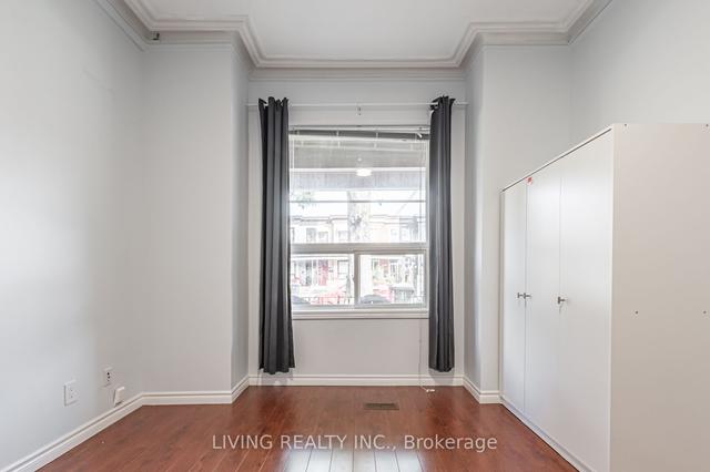 MAIN - 264 Clinton St, House semidetached with 2 bedrooms, 1 bathrooms and 0 parking in Toronto ON | Image 12