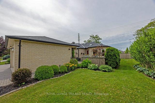 18 - 211 Pine Valley Dr, Townhouse with 2 bedrooms, 3 bathrooms and 4 parking in London ON | Image 23