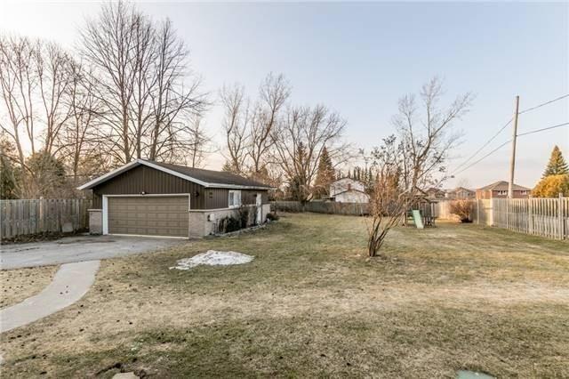 MAIN - 340 Ardagh Rd, House detached with 3 bedrooms, 1 bathrooms and 4 parking in Barrie ON | Image 2