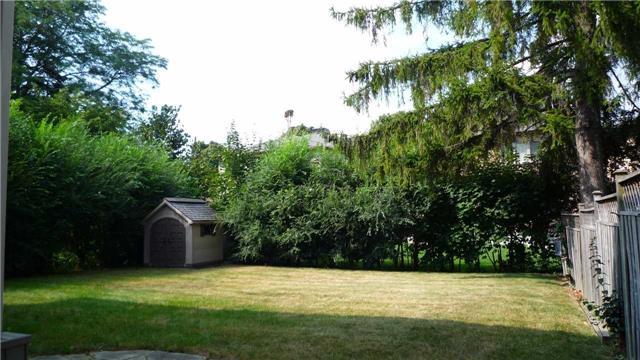 MAIN - 250 Dunview Ave, House detached with 3 bedrooms, 2 bathrooms and 3 parking in North York ON | Image 2