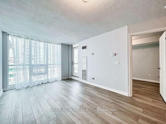 803 - 16 Yonge St, Condo with 1 bedrooms, 1 bathrooms and 1 parking in Toronto ON | Image 7