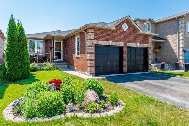 MAIN - 11 Catherine Dr, House detached with 2 bedrooms, 2 bathrooms and 2 parking in Barrie ON | Image 1