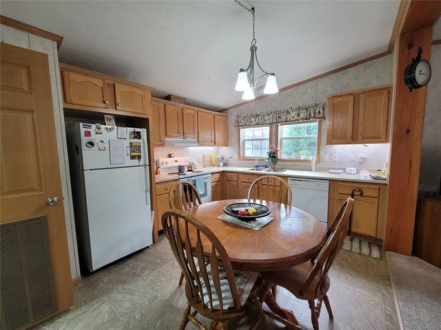 9 Illinois Cres, Home with 2 bedrooms, 2 bathrooms and 2 parking in Wasaga Beach ON | Image 7