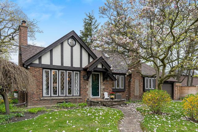 909 Royal York Rd, House detached with 3 bedrooms, 3 bathrooms and 5 parking in Etobicoke ON | Image 1