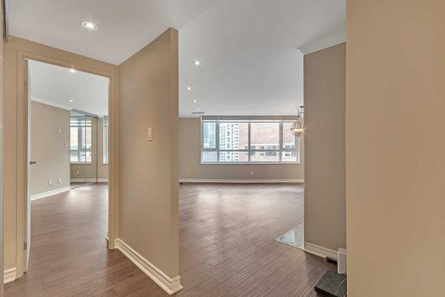 PH-1 - 55 Wellesley St E, Condo with 2 bedrooms, 2 bathrooms and 1 parking in Toronto ON | Image 10