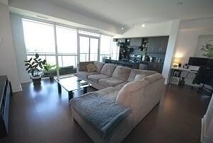 803 - 35 Brian Peck Cres, Condo with 1 bedrooms, 1 bathrooms and 1 parking in East York ON | Image 2