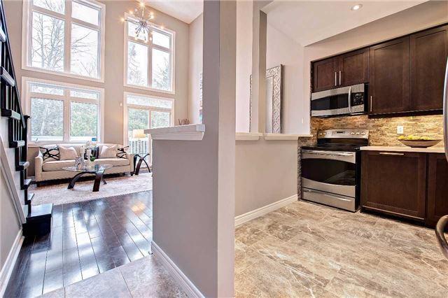 909 Creekfront Way, Townhouse with 2 bedrooms, 2 bathrooms and 1 parking in Newmarket ON | Image 2