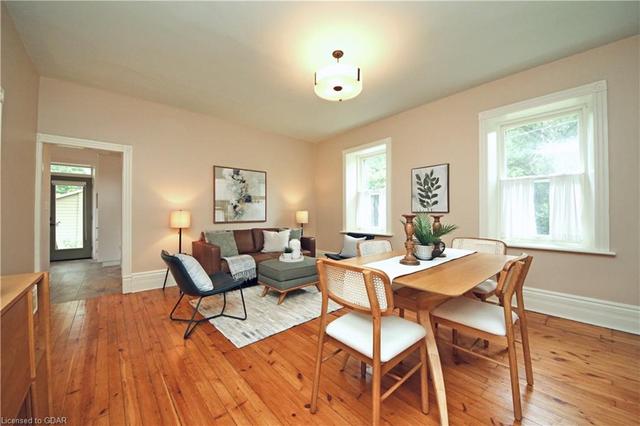 122 Essex St, House detached with 2 bedrooms, 1 bathrooms and 2 parking in Guelph ON | Image 32