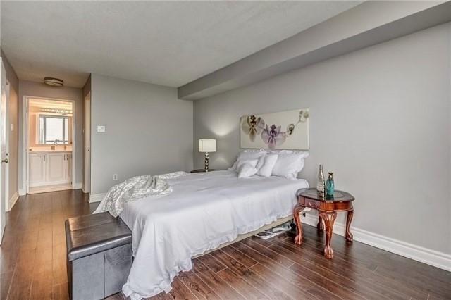 PH15 - 430 Mclevin Ave, Condo with 2 bedrooms, 2 bathrooms and 2 parking in Scarborough ON | Image 12