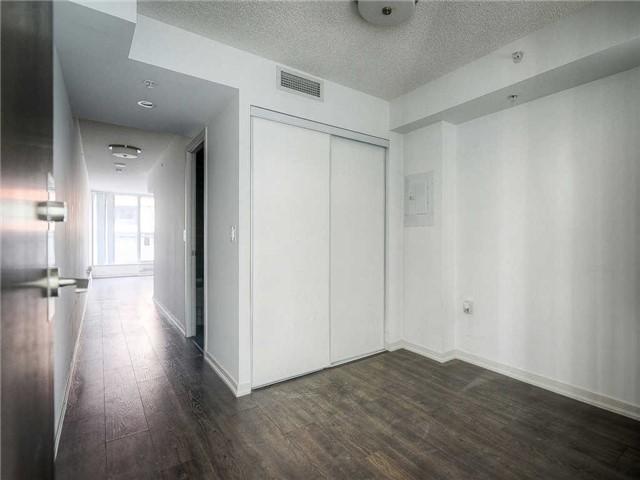 909E - 36 Lisgar St, Condo with 1 bedrooms, 1 bathrooms and null parking in Toronto ON | Image 2