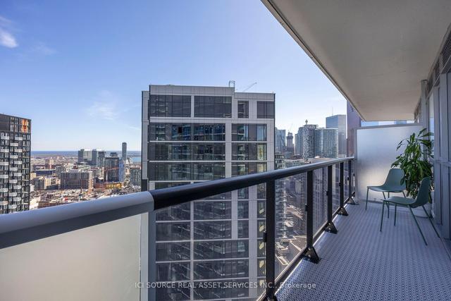 3203 - 77 Mutual St, Condo with 1 bedrooms, 1 bathrooms and 1 parking in Toronto ON | Image 4