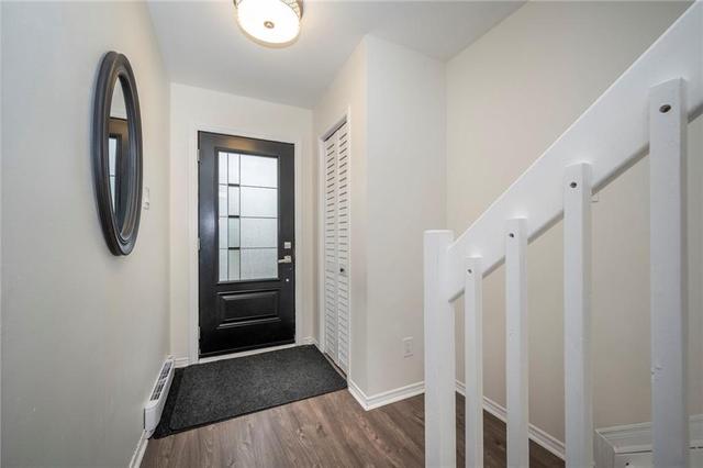 416 Patrick St, Townhouse with 2 bedrooms, 1 bathrooms and 3 parking in Cornwall ON | Image 3