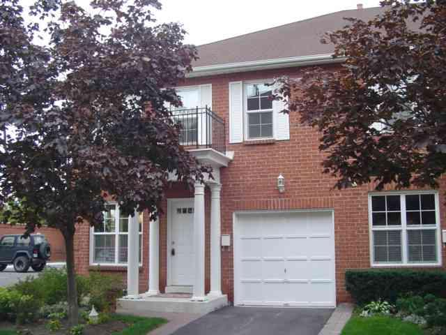 90 - 90 Stornwood Crt, Townhouse with 3 bedrooms, 3 bathrooms and 1 parking in Brampton ON | Image 1