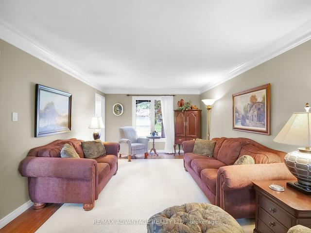 43 Dunsmoor Rd, House detached with 4 bedrooms, 3 bathrooms and 5 parking in London ON | Image 2