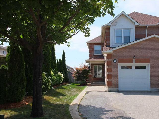 9 Islay Cres, House attached with 3 bedrooms, 3 bathrooms and 2 parking in Maple ON | Image 1