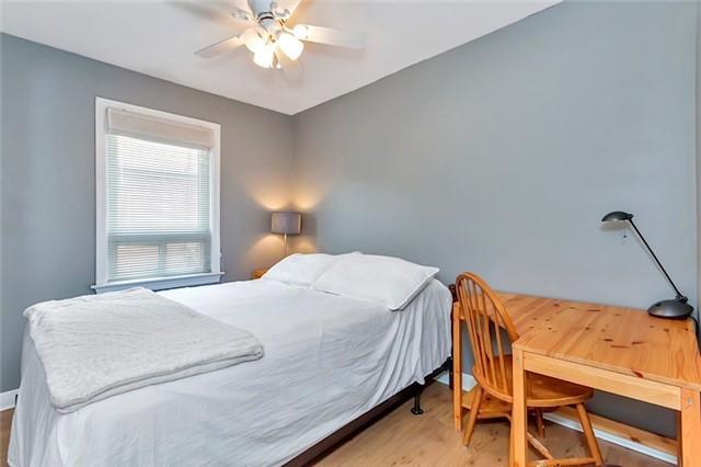 9 Helsby Cres, House detached with 3 bedrooms, 2 bathrooms and 6 parking in Etobicoke ON | Image 11