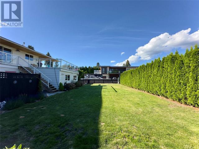 523 Stonor St, House detached with 4 bedrooms, 2 bathrooms and 4 parking in Summerland BC | Image 32