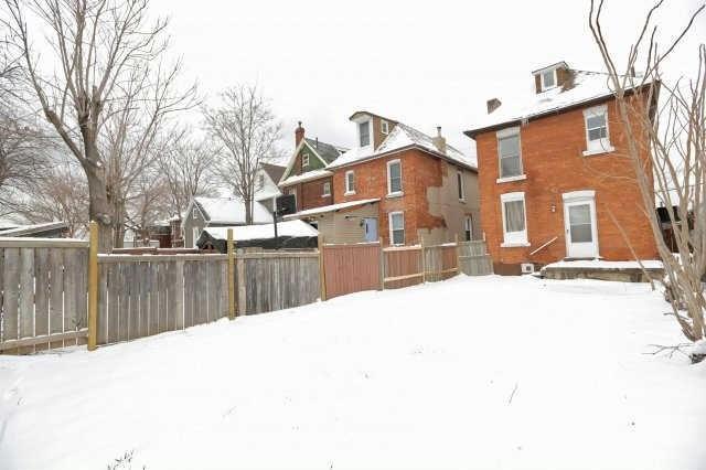 L8L4K4 - 922 Burlington St E, House detached with 5 bedrooms, 3 bathrooms and null parking in Hamilton ON | Image 19