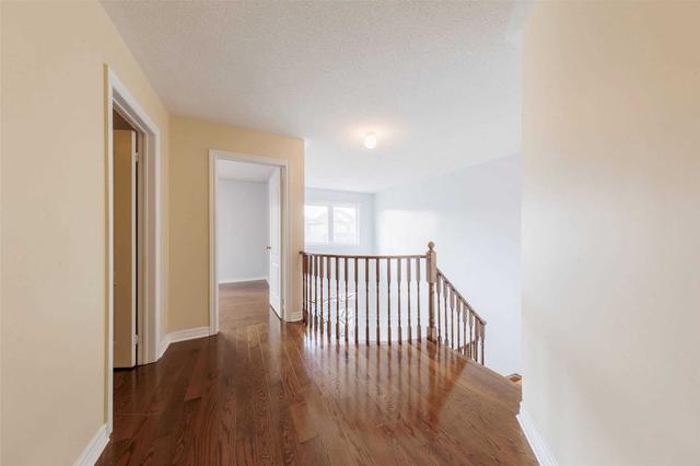 MAIN - 15 Okanagan Dr, House detached with 4 bedrooms, 3 bathrooms and 2 parking in Brampton ON | Image 5