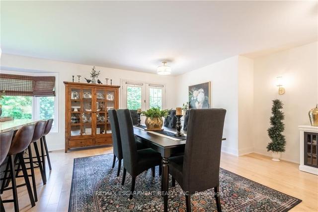 315 Cavendish Dr, House detached with 3 bedrooms, 2 bathrooms and 8 parking in Ancaster ON | Image 4