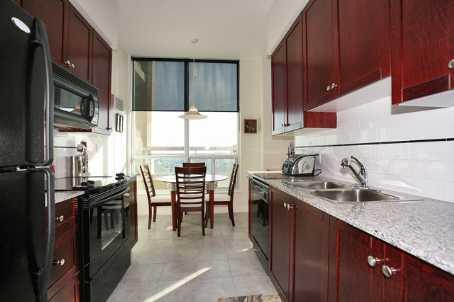 PH2004 - 1359 Rathburn Rd E, Condo with 2 bedrooms, 2 bathrooms and 2 parking in Mississauga ON | Image 5