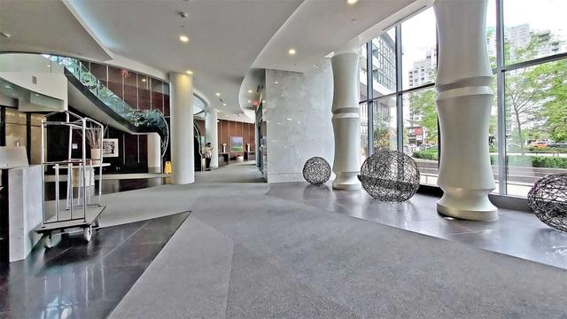 PH203 - 5162 Yonge St, Condo with 3 bedrooms, 2 bathrooms and 1 parking in North York ON | Image 11