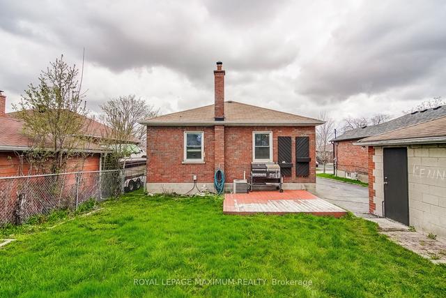 MAIN - 146 Chadburn St, House detached with 3 bedrooms, 1 bathrooms and 3 parking in Oshawa ON | Image 20