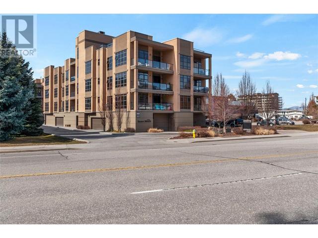304 - 3589 Skaha Lake Rd, Condo with 2 bedrooms, 2 bathrooms and 1 parking in Penticton BC | Image 1