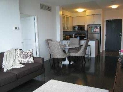 PH-201 - 5793 Yonge St, Condo with 2 bedrooms, 1 bathrooms and 1 parking in North York ON | Image 2