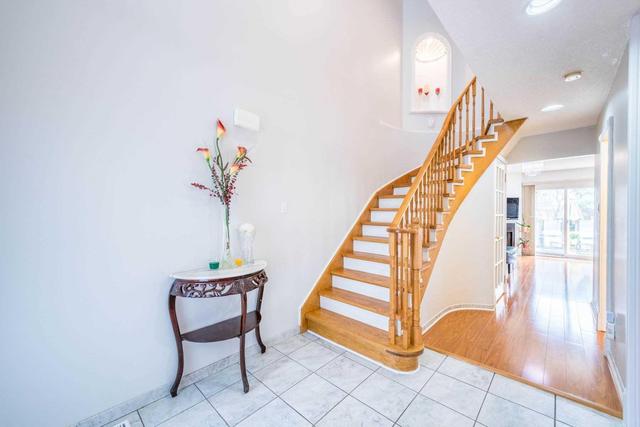 9 Hood Cres, House detached with 4 bedrooms, 3 bathrooms and 2 parking in Brampton ON | Image 21