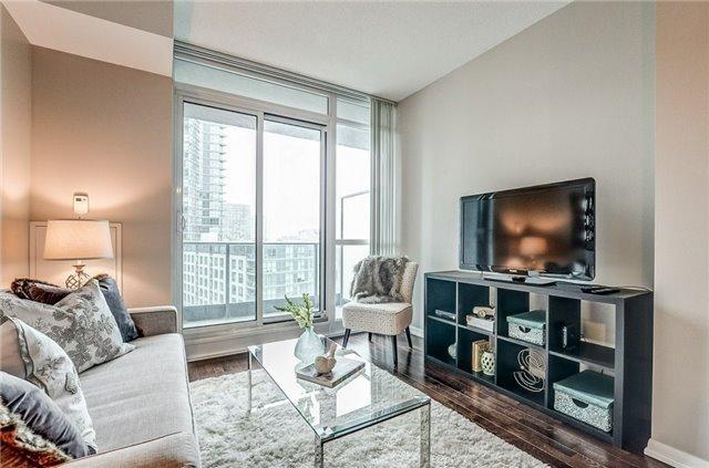 884 - 209 Fort York Blvd, Condo with 1 bedrooms, 1 bathrooms and 1 parking in Toronto ON | Image 3