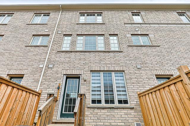 1908 Donald Cousens Pky, House attached with 3 bedrooms, 6 bathrooms and 2 parking in Markham ON | Image 28