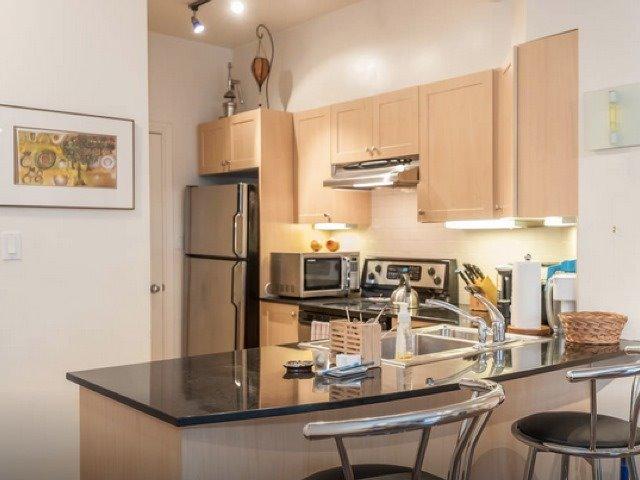 PH2101 - 801 Bay St, Condo with 2 bedrooms, 2 bathrooms and 1 parking in Toronto ON | Image 3