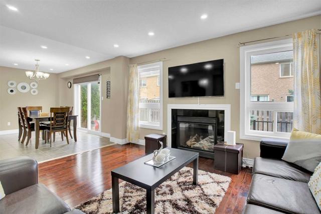 90 Buick Blvd, House detached with 4 bedrooms, 4 bathrooms and 6 parking in Brampton ON | Image 2