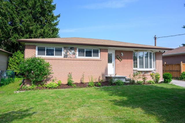 MAIN - 1295 Pinegrove Rd, House detached with 3 bedrooms, 1 bathrooms and 7 parking in Oakville ON | Image 12
